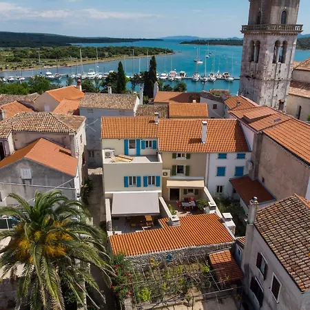 At Home In Osor, Cres Exterior photo