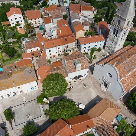 At Home In Osor, Cres Exterior photo